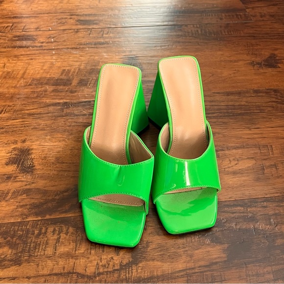 faux leather triangle high heels - Picture 4 of 6